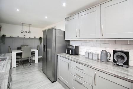 3 bedroom End of terrace house for sale in Extended and Modernised Home on Long Furrow, East Goscote