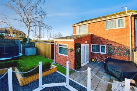 3 bedroom End of terrace house for sale in Extended and Modernised Home on Long Furrow, East Goscote