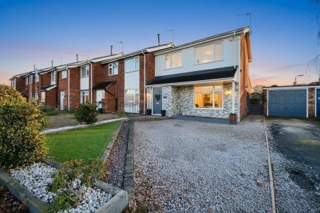 3 bedroom End of terrace house for sale in Extended and Modernised Home on Long Furrow, East Goscote