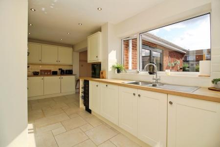 3 bedroom Semi-detached house for sale in Long Furrow, East Goscote, LE7