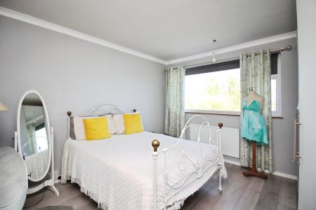 3 bedroom Semi-detached house for sale in Long Furrow, East Goscote, LE7