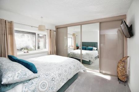 3 bedroom Semi-detached house for sale in Lonsdale Road, Thurmaston, LE4