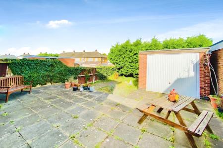 3 bedroom Semi-detached house for sale in Lonsdale Road, Thurmaston, LE4