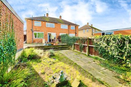 3 bedroom Semi-detached house for sale in Lonsdale Road, Thurmaston, LE4