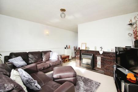 3 bedroom Semi-detached house for sale in Lonsdale Road, Thurmaston, LE4