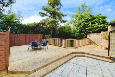 3 bedroom Semi-detached house for sale in Ludgate Close, Birstall, LE4