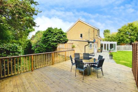 3 bedroom Semi-detached house for sale in Ludgate Close, Birstall, LE4