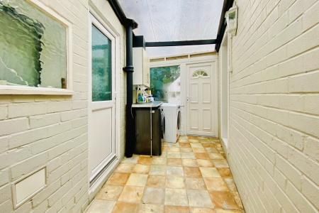 3 bedroom Semi-detached house for sale in Ludgate Close, Birstall, LE4