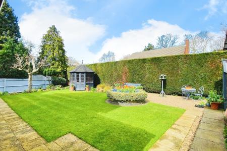 4 bedroom Detached house for sale in The Pinfold, Main Street, Queniborough, LE7