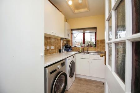 4 bedroom Detached house for sale in The Pinfold, Main Street, Queniborough, LE7