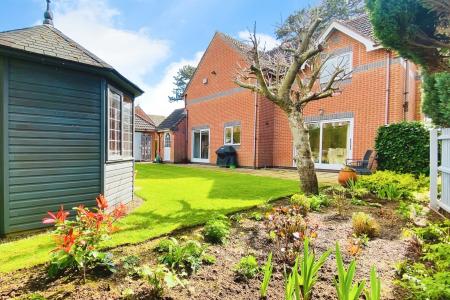 4 bedroom Detached house for sale in The Pinfold, Main Street, Queniborough, LE7