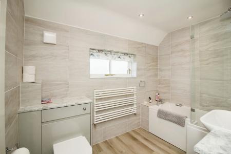 4 bedroom Detached house for sale in The Pinfold, Main Street, Queniborough, LE7