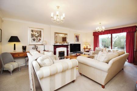 4 bedroom Detached house for sale in The Pinfold, Main Street, Queniborough, LE7