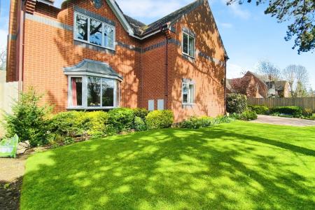 4 bedroom Detached house for sale in The Pinfold, Main Street, Queniborough, LE7