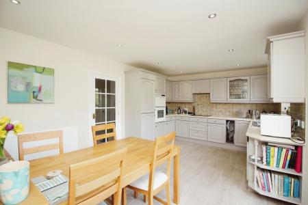 4 bedroom Detached house for sale in The Pinfold, Main Street, Queniborough, LE7