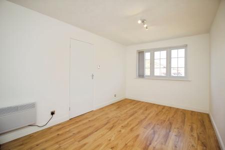 1 bedroom Terraced House for sale in Manston Close, Off Barkbythorpe Road, Leicester, LE4