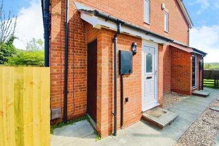1 bedroom Terraced House for sale in Manston Close, Off Barkbythorpe Road, Leicester, LE4