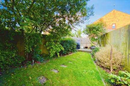 3 bedroom Semi-detached house for sale in Martin Drive, Syston, LE7