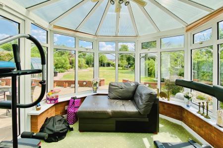 5 bedroom Detached house for sale in Melton Road, Syston, LE7