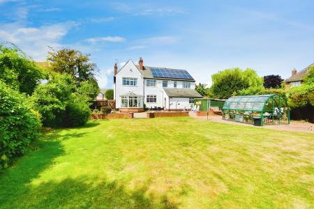 5 bedroom Detached house for sale in Melton Road, Syston, LE7