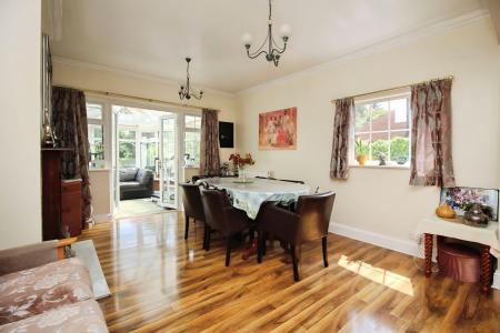 5 bedroom Detached house for sale in Melton Road, Syston, LE7