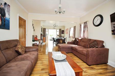 5 bedroom Detached house for sale in Melton Road, Syston, LE7