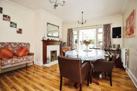 5 bedroom Detached house for sale in Melton Road, Syston, LE7