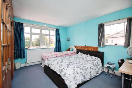 5 bedroom Detached house for sale in Melton Road, Syston, LE7