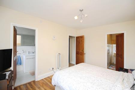 5 bedroom Detached house for sale in Melton Road, Syston, LE7