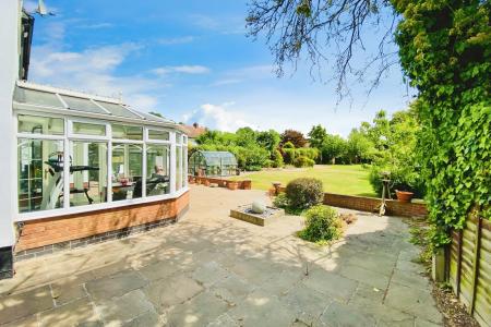 5 bedroom Detached house for sale in Melton Road, Syston, LE7