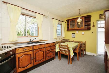 3 bedroom Semi-detached house for sale in Melton Road, Syston, LE7