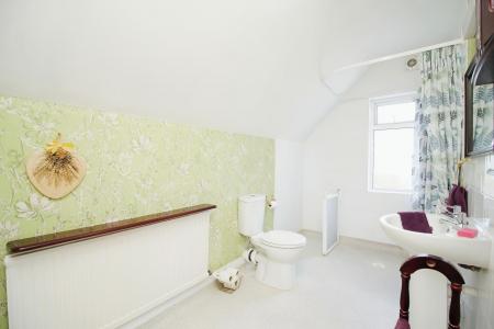 3 bedroom Semi-detached house for sale in Melton Road, Syston, LE7