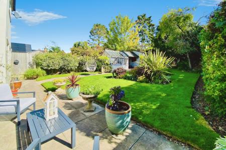 4 bedroom Detached house for sale in Melton Road, Rearsby, LE7