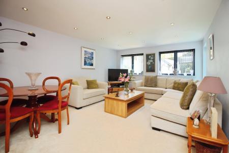 4 bedroom Detached house for sale in Melton Road, Rearsby, LE7
