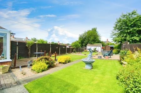 2 bedroom Semi-detached bungalow for sale in Melton Road, Thurmaston, LE4