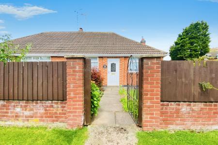 2 bedroom Semi-detached bungalow for sale in Melton Road, Thurmaston, LE4