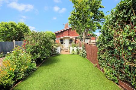 3 bedroom Terraced House for sale in Mere Lane, Queniborough, LE7