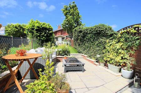 3 bedroom Terraced House for sale in Mere Lane, Queniborough, LE7