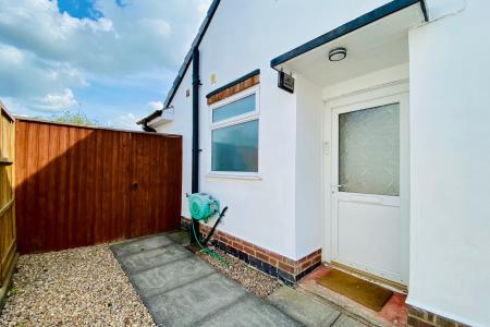 2 bedroom Semi-detached bungalow for sale in Middlefield Road, Cossington, LE7
