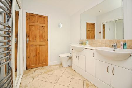 5 bedroom Semi-detached house for sale in Millstone Lane, Syston, LE7