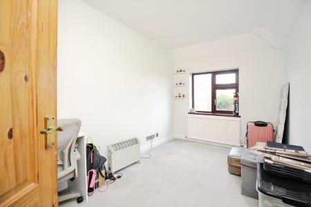 5 bedroom Semi-detached house for sale in Millstone Lane, Syston, LE7