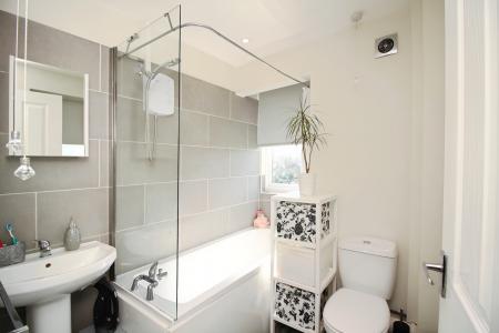 2 bedroom End of terrace house for sale in Moorland Road, Syston, LE7