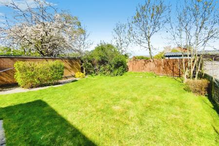 2 bedroom End of terrace house for sale in Moorland Road, Syston, LE7