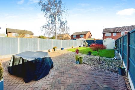3 bedroom Semi-detached house for sale in Moorland Road, Syston, LE7