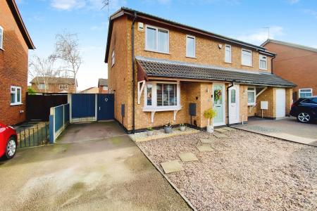 3 bedroom Semi-detached house for sale in Moorland Road, Syston, LE7