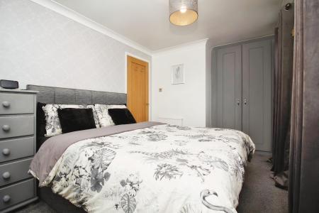 3 bedroom Semi-detached house for sale in Moorland Road, Syston, LE7