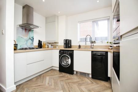 3 bedroom Semi-detached house for sale in Moorland Road, Syston, LE7