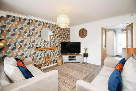 3 bedroom Semi-detached house for sale in Moorland Road, Syston, LE7