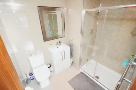 4 bedroom Semi-detached bungalow for sale in Mostyn Avenue, Syston, LE7