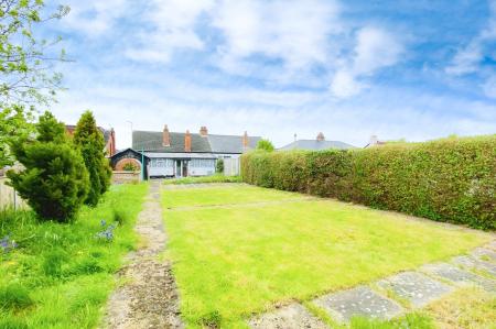 2 bedroom Semi-detached bungalow for sale in Mostyn Avenue, Syston, LE7
